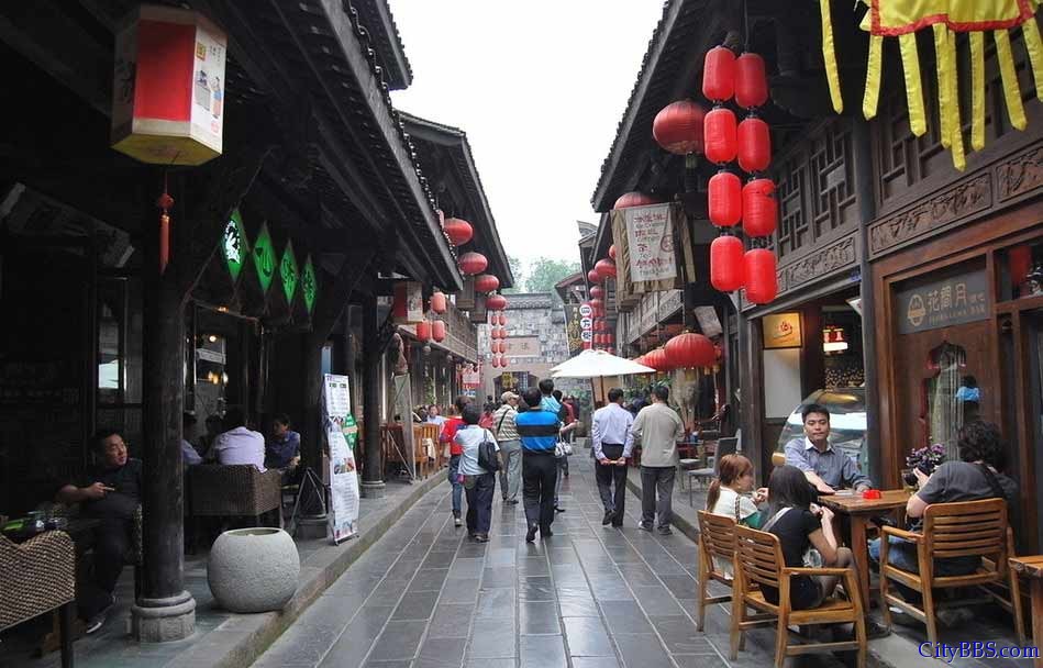 成都：少不进川老不离蜀，成都的悠闲是其他大城市不可比拟的，房价也相对比较合理。.j.jpg